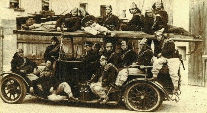05_1. motorisierte Fahrzeug Dion Bouton 1926